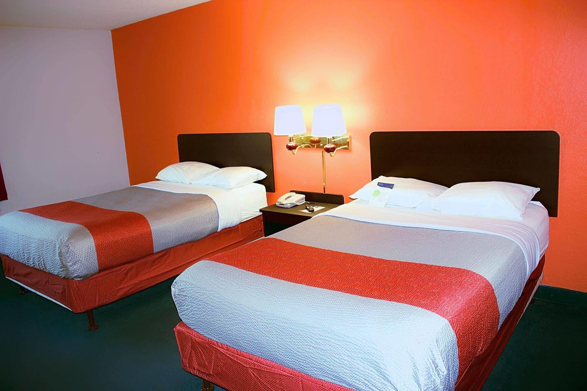 Motel 6-New Stanton, Pa Εξωτερικό φωτογραφία