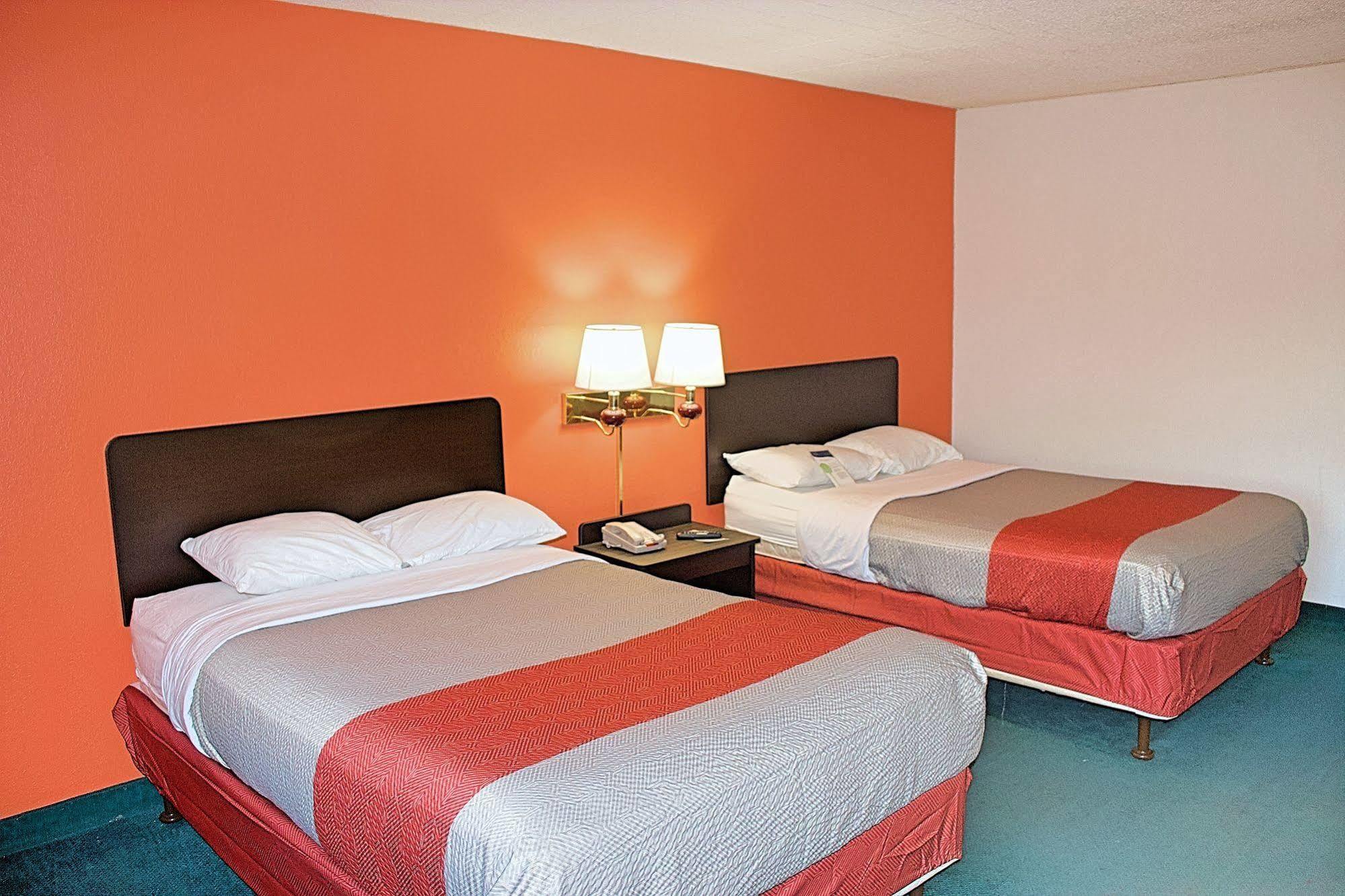 Motel 6-New Stanton, Pa Εξωτερικό φωτογραφία