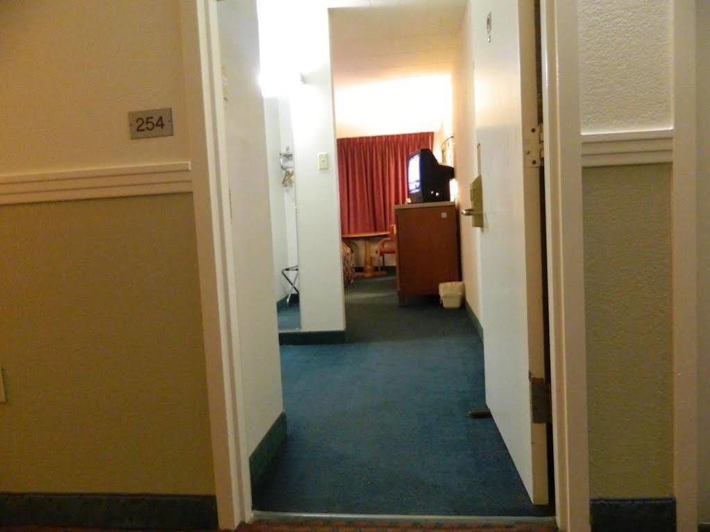 Motel 6-New Stanton, Pa Εξωτερικό φωτογραφία