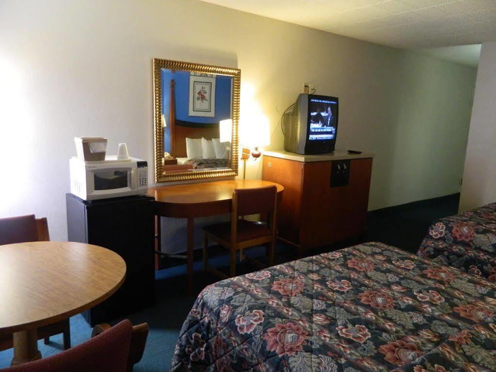 Motel 6-New Stanton, Pa Εξωτερικό φωτογραφία